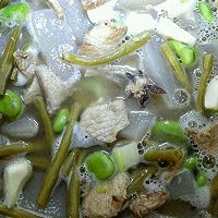 魔芋蚕豆烧肉的做法图解2