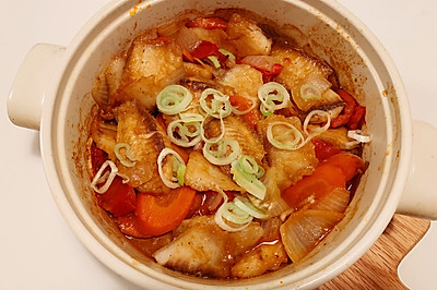 洋葱砂锅鱼煲 鱼柳超好吃的做法