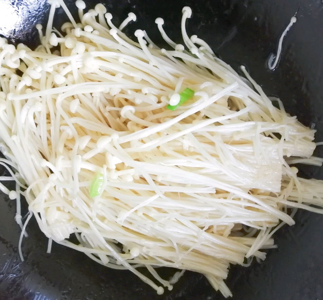 蒜蓉火腿金针菇 ️招待朋友必备菜品～特好吃 - 哔哩哔哩