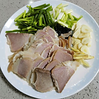 白木耳炒腊肉的做法图解2