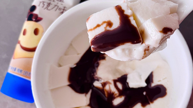 #在夏日饮饮作乐#巧克力豆腐奶冻的做法