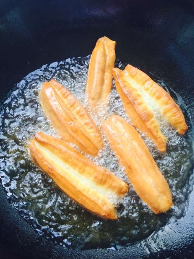 自制健康油条的做法图解5