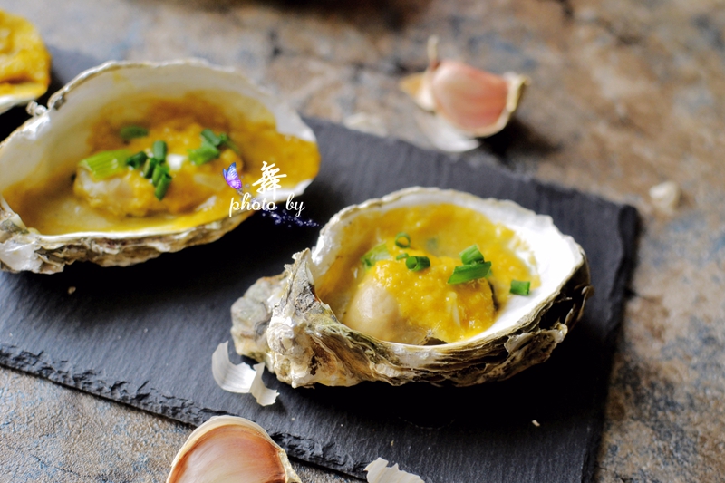 Roasted oyster with garlic