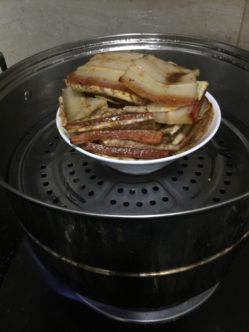 荔浦芋头扣肉的做法图解6