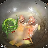 红狮子鱼炖汤的做法图解8
