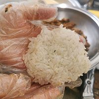 松软喷香的饭团 简单的孩子早饭的做法图解7