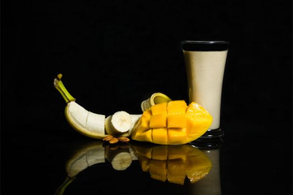 补脑的香蕉芒果杏仁汁