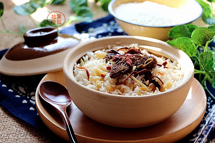 瓦煲菌香炖饭的做法