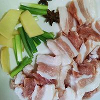 #少盐饮食 轻松生活#五花肉炖白菜豆腐粉条的做法图解3