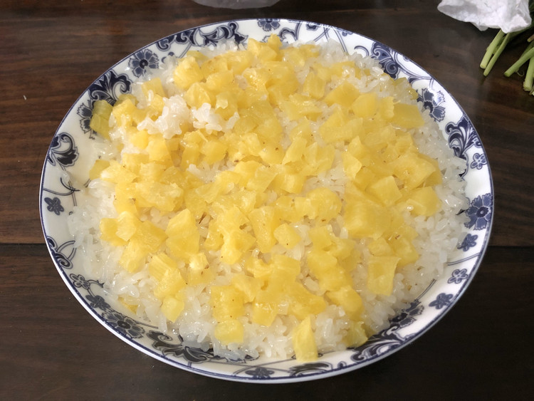 菠萝糯米饭的做法
