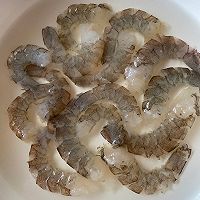 豌豆炒虾仁的做法图解1