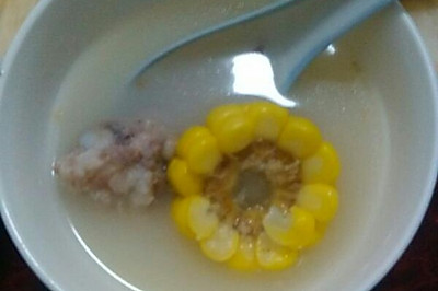 煲玉米排骨浓汤