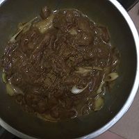 麽菇炒肉丝的做法图解1