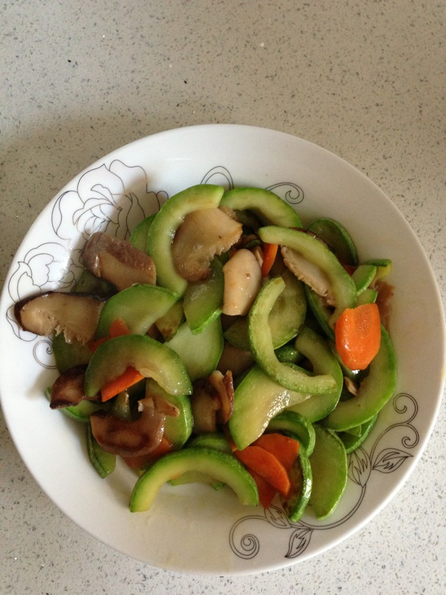 Fried matsutake with zucchini