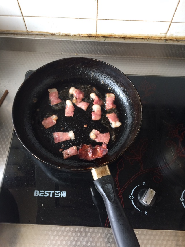 培根蛋炒饭的做法图解3