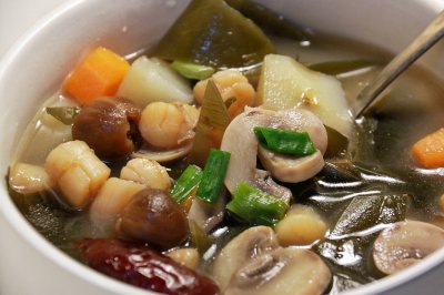 健康低卡——干贝海带口蘑汤