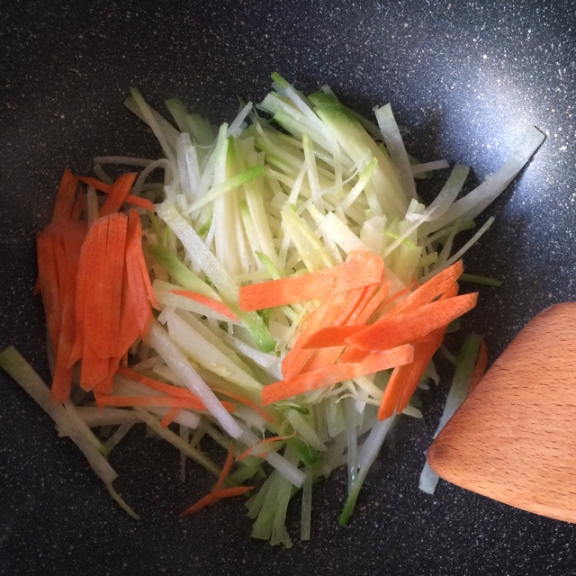 萝卜丝小豆腐的做法图解2