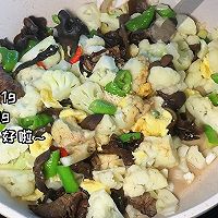 #刘畊宏女孩减脂饮食#花菜炒蛋的做法图解6