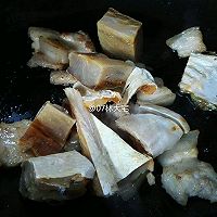 《咸鱼炖五花肉》的做法图解5