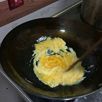 妈妈必备：营养全面蛋炒饭的做法图解3