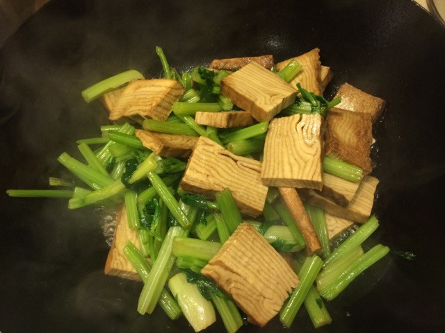 香干芹菜的做法