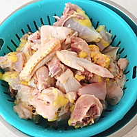 传统佳肴煨土鸡的做法图解2