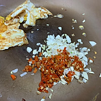 菠菜这么吃最鲜美：剁椒荷包蛋上汤菠菜的做法图解11
