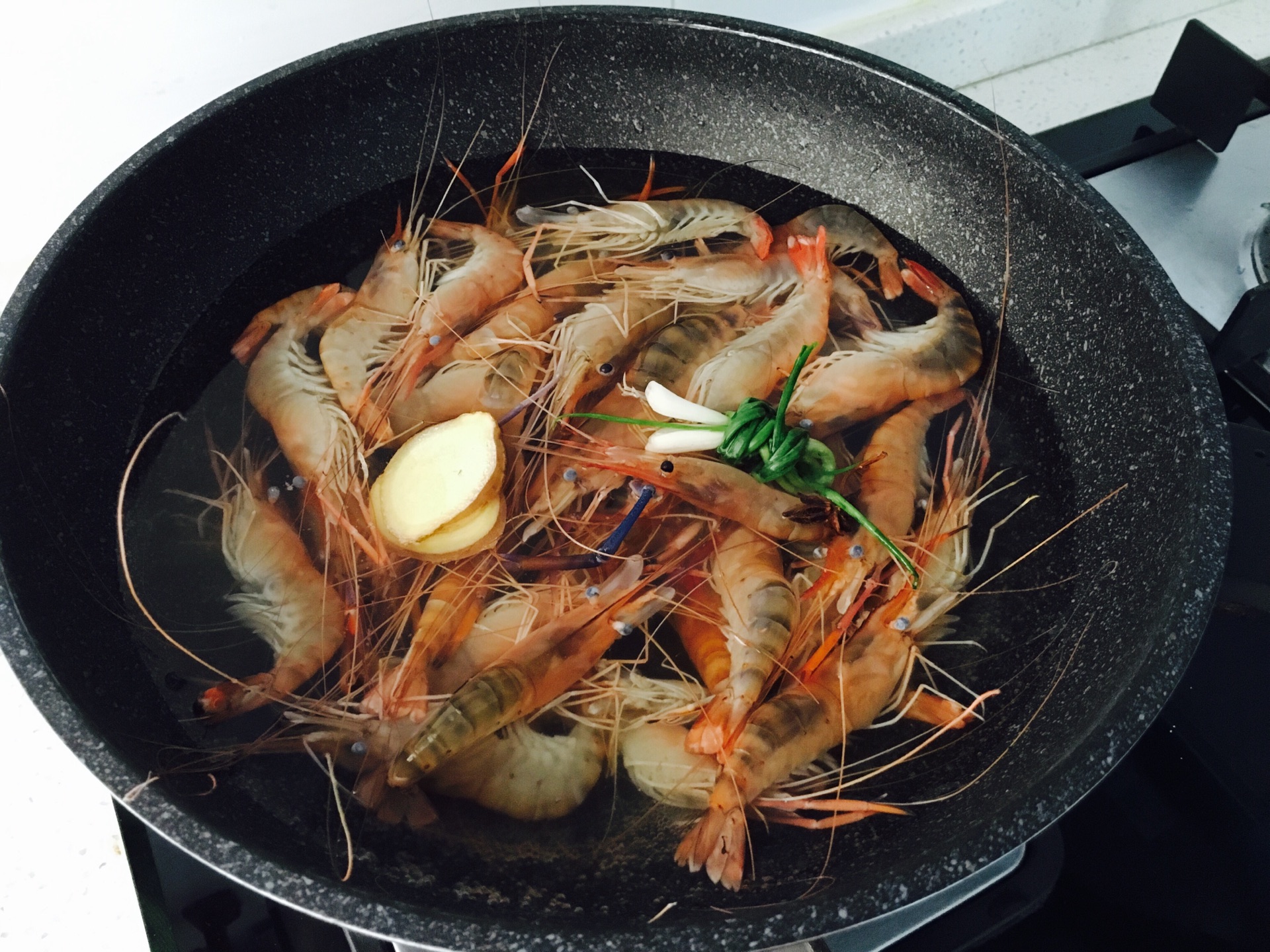 洞庭盐焗串烤虾怎么做_洞庭盐焗串烤虾的做法_美国厨娘_豆果美食
