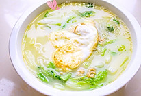 夏日补水汤：奶白菜鸡蛋汤的做法