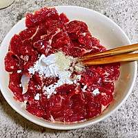 #一勺葱伴侣，成就招牌美味#粤式孜然洋葱炒牛肉的做法图解3
