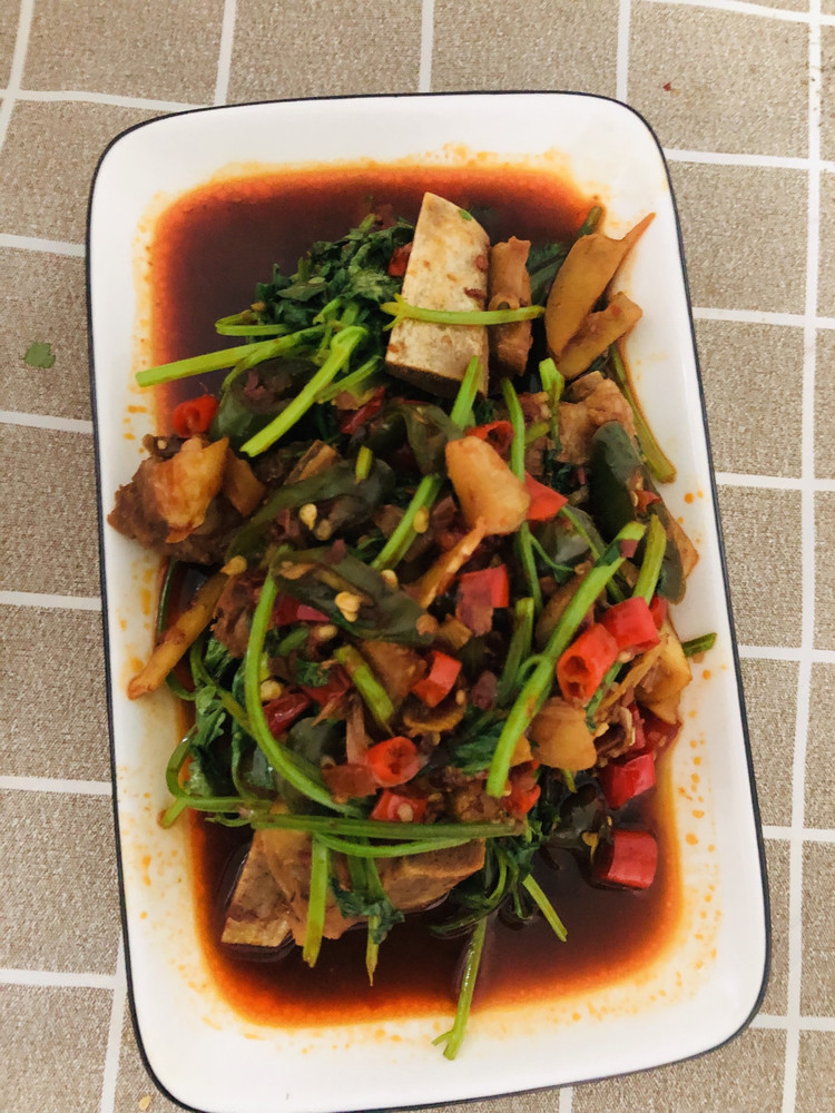 辣炒排骨的做法