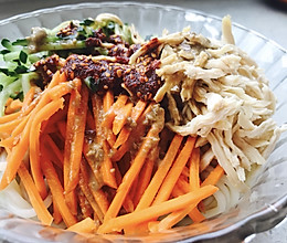 椒麻鸡丝凉面的做法