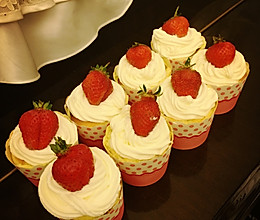 草莓杯子蛋糕的做法