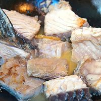 砂锅红焖鱼块#金龙鱼外婆乡小榨菜籽油#的做法图解6