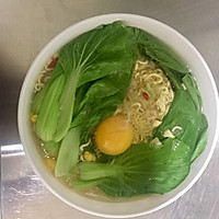 懒人微波炉方便面料理的做法图解2