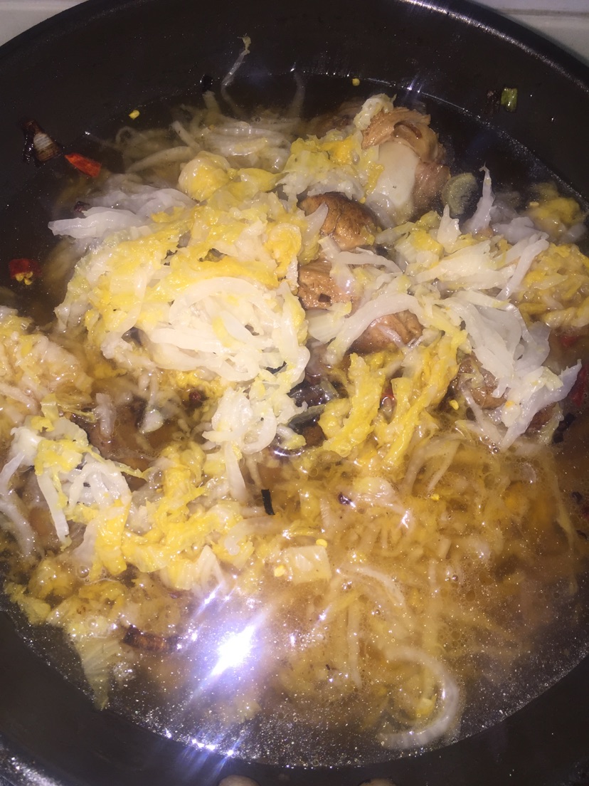 酸菜炖大骨头的做法图解7