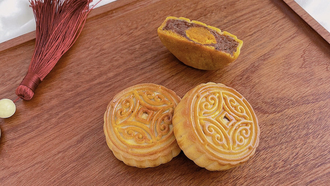 小白也可以学会的【秘方豆沙蛋黄月饼】的做法