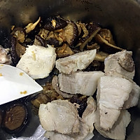 台灣風味。皮蛋肉粽的做法图解10