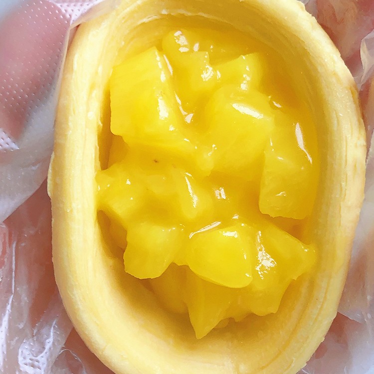 夏天一起吃酸甜的菠萝派，懒人做法超美味!的做法
