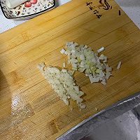 黄豆炒肉丁的做法图解2