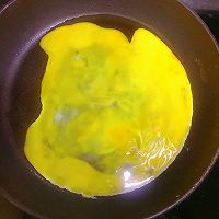 #肉食主义狂欢#鲜虾芦笋炒鸡蛋的做法图解3