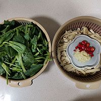 低脂凉拌菠菜豆腐皮#米饭最强CP#的做法图解1