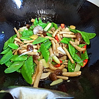 #菁选酱油试用之茶树菇炒兰豆的做法图解9