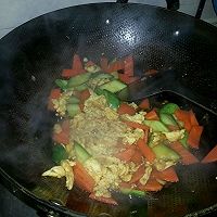 【红绿炒鸡蛋】的做法图解9