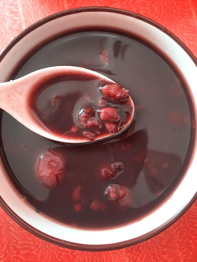 红豆红枣红糖黑米桂圆粥的做法