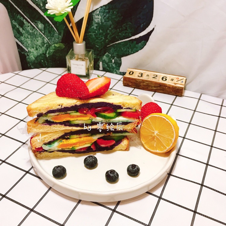 减脂早餐：紫薯黄瓜三明治的做法