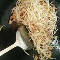 肉沫炒绿豆芽的做法图解6