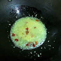 蒜香腊肠意面的做法图解4