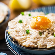 咸蛋黄梨汁肉饼