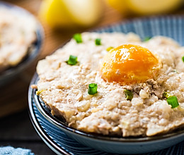 咸蛋黄梨汁肉饼的做法